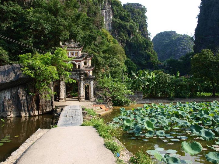 Bich Dong Pagoda