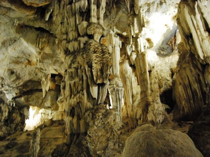 Son Moc Huong Cave