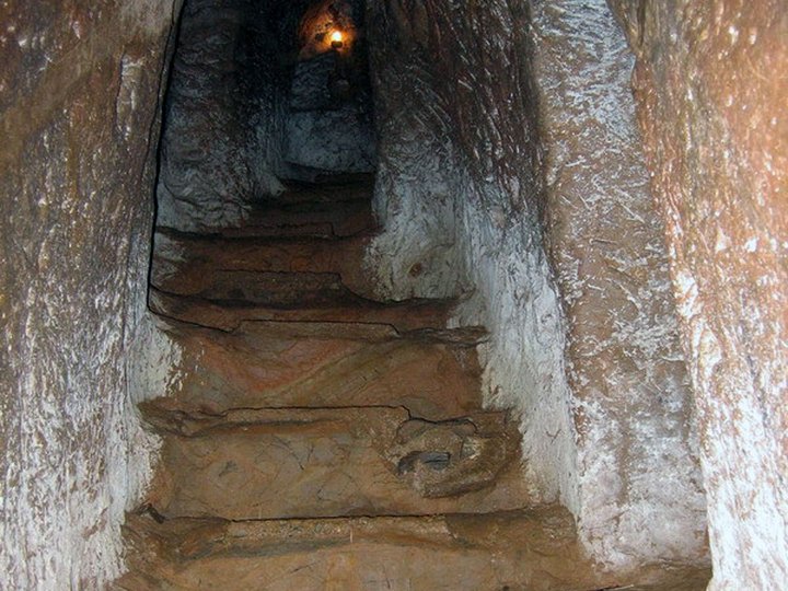 Vinh Moc Tunnels