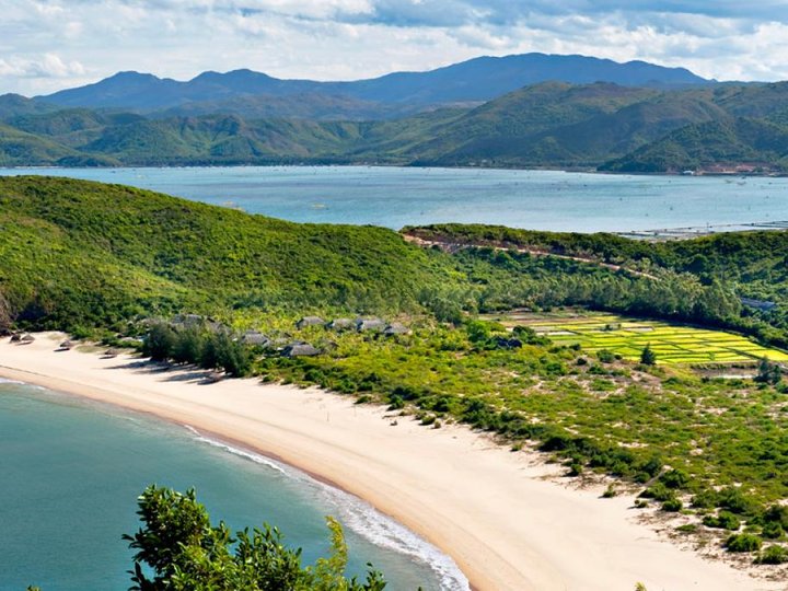 Lang Co Beach