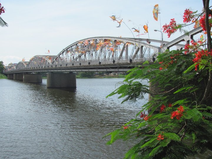 Trang Tien Bridge