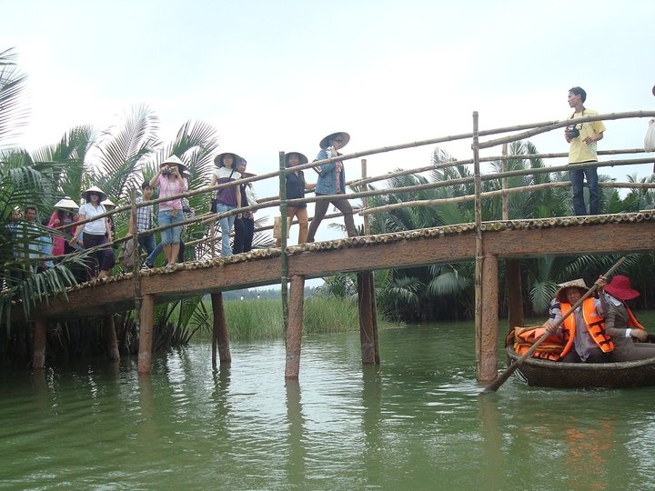 Tra Nhieu Fishing Village