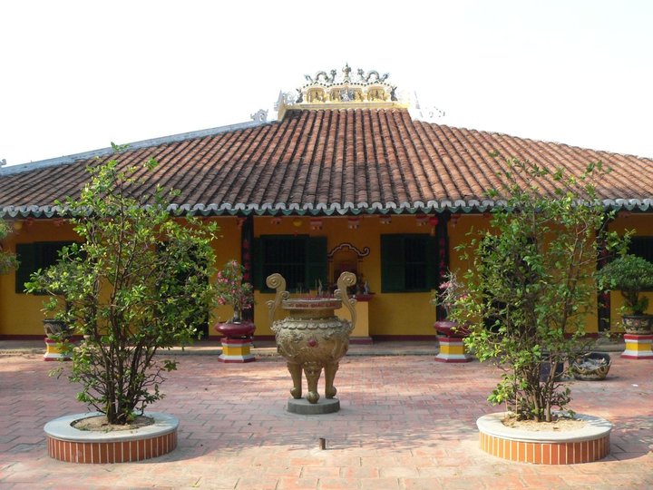 Giac Lam Pagoda