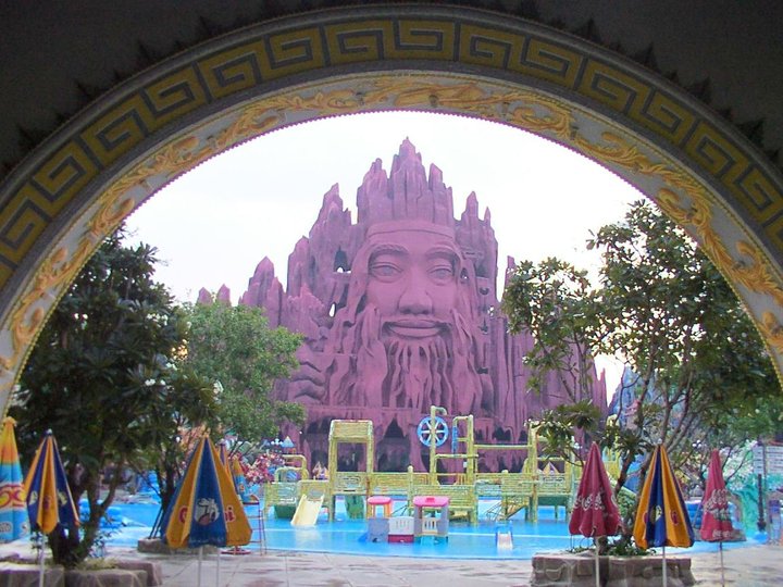 Suoi Tien Theme Park