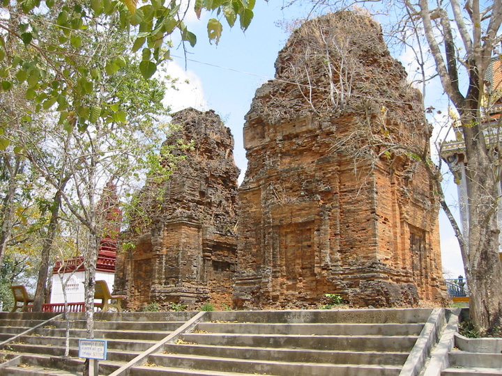 Neang Khmao Temple