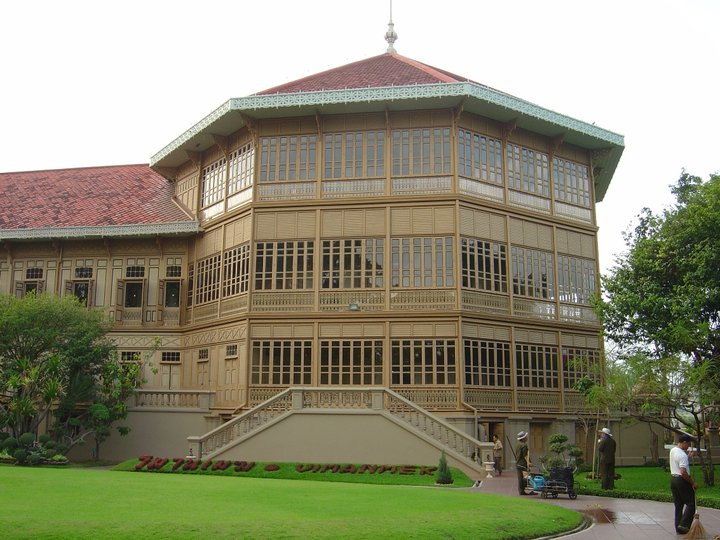 Vimanmek Mansion Museum