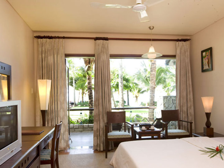 Oriental Pearl Resort