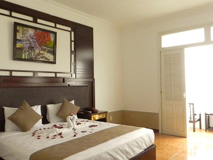 Riverside Oasis Villa