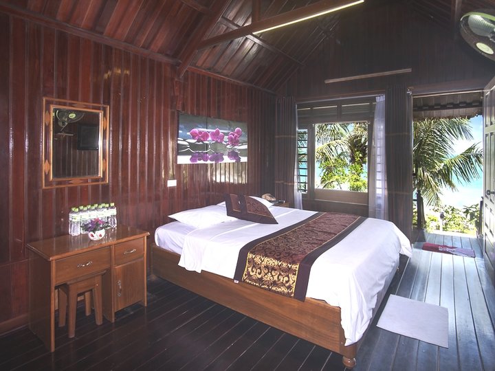 Monkey Island Resort