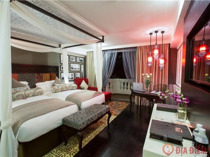 Royal Hoian Mgallery Collection