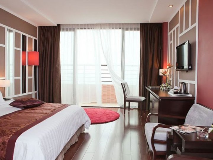 Royal Lotus Halong