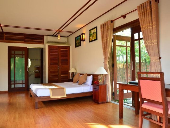 Riverside Bamboo Resort