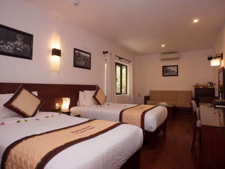 Vinh Hung Riverside Resort and Spa