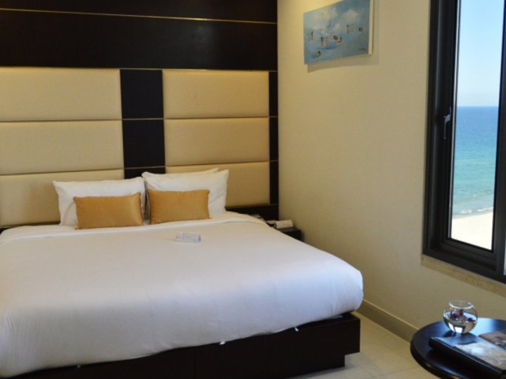 Holiday Beach Danang