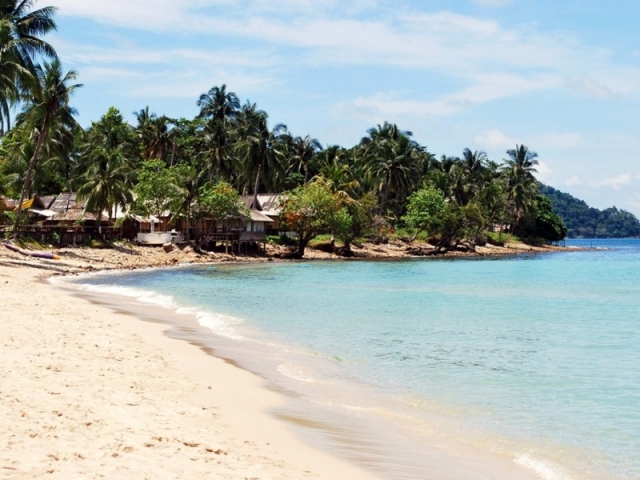 lonely-beach-koh-chang_0.jpg