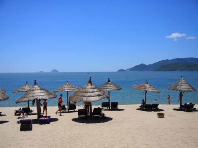 ninh-chu-beach_0.jpg